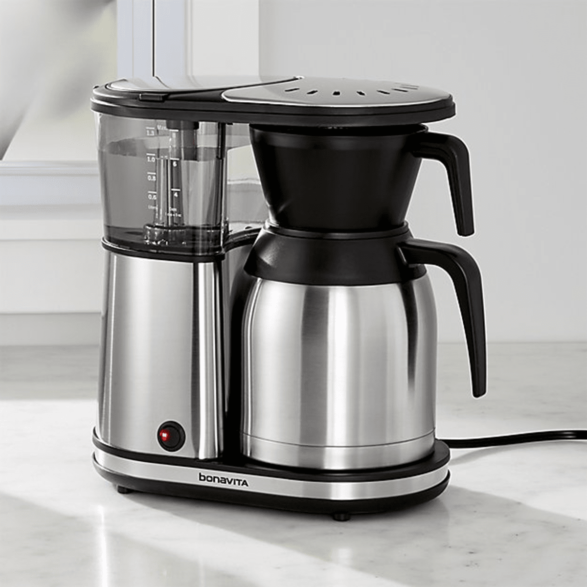 https://s3-assets.quenchessentials.com/media/images/products/bonavita-8-cup-ss-carafe-coffee-maker-lifestyle-1.png