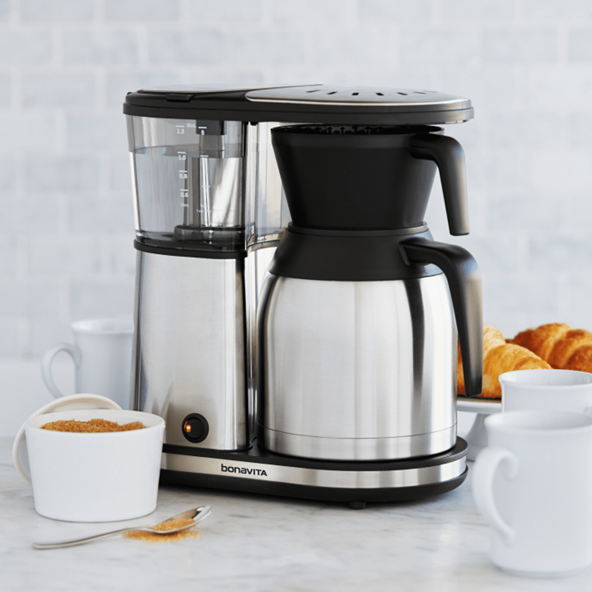 https://s3-assets.quenchessentials.com/media/images/products/bonavita-8-cup-ss-carafe-coffee-maker-lifestyle-3.png