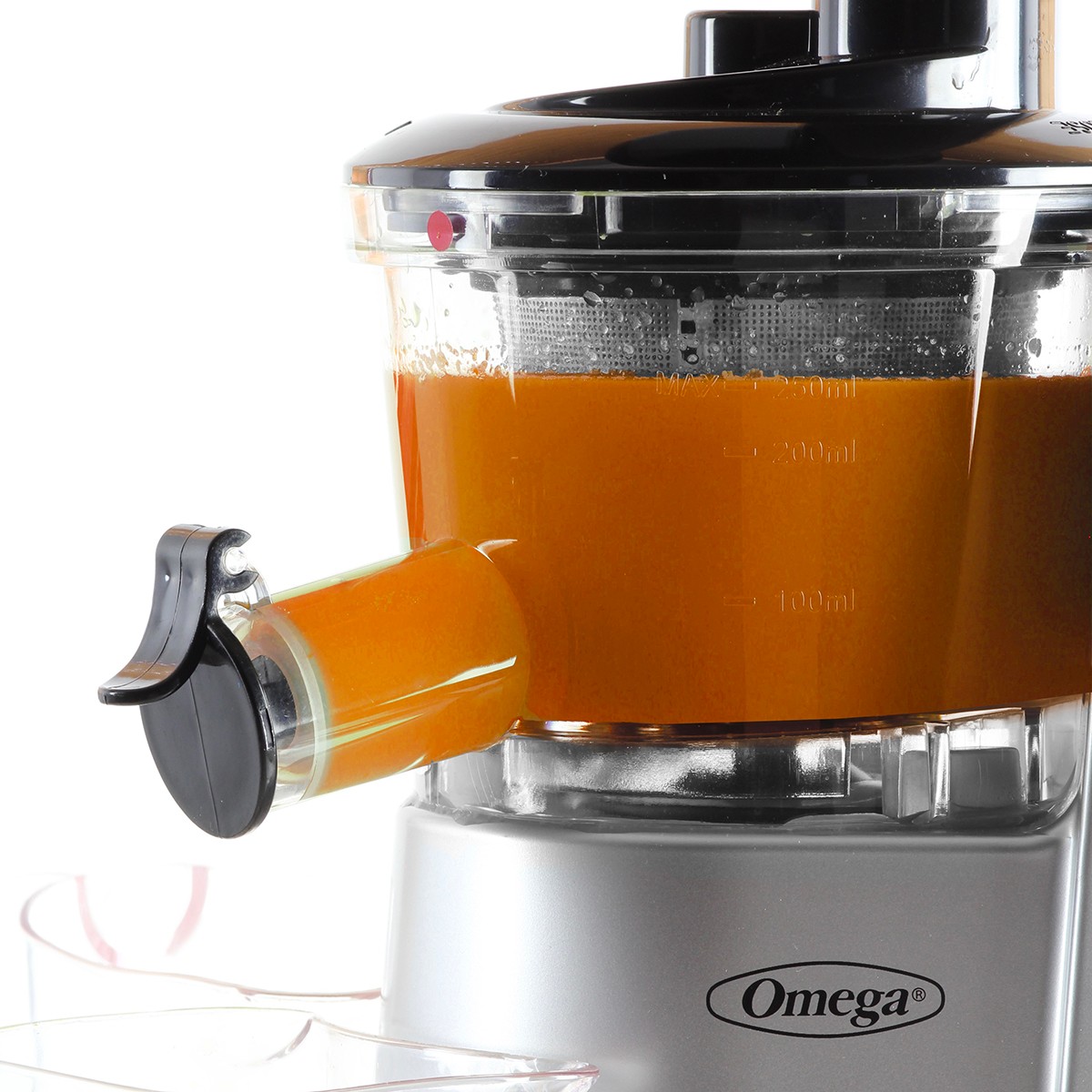 Omega Vertical Cold Press Juicer Quench Essentials