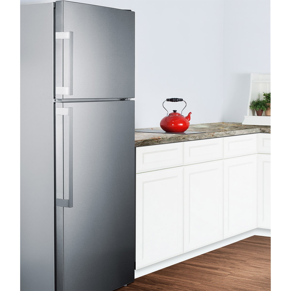 Узкий холодильник 50 купить. Неглубокий холодильник. Узкий холодильник 40 см. Холодильники узкие и неглубокие. Узкий холодильник 40 см двухкамерный.